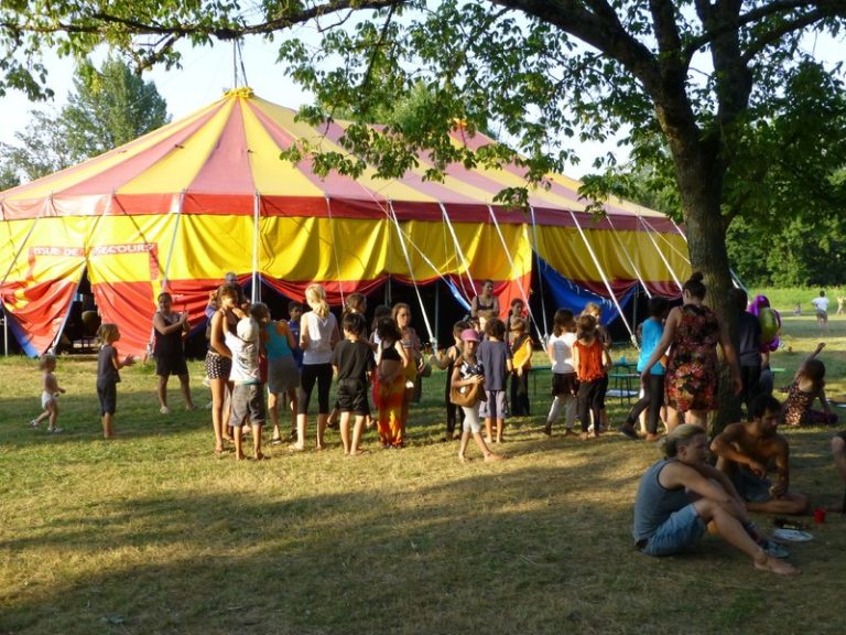 l fld91 chapiteau dans le pr 768x576